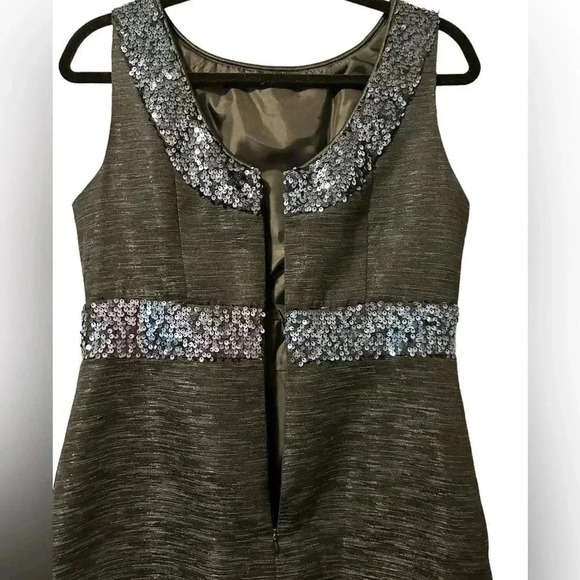 Evan Picone Midnight Blue/Black Sequined Sheath. Like new condition. Size 10. - Picture 7 of 9